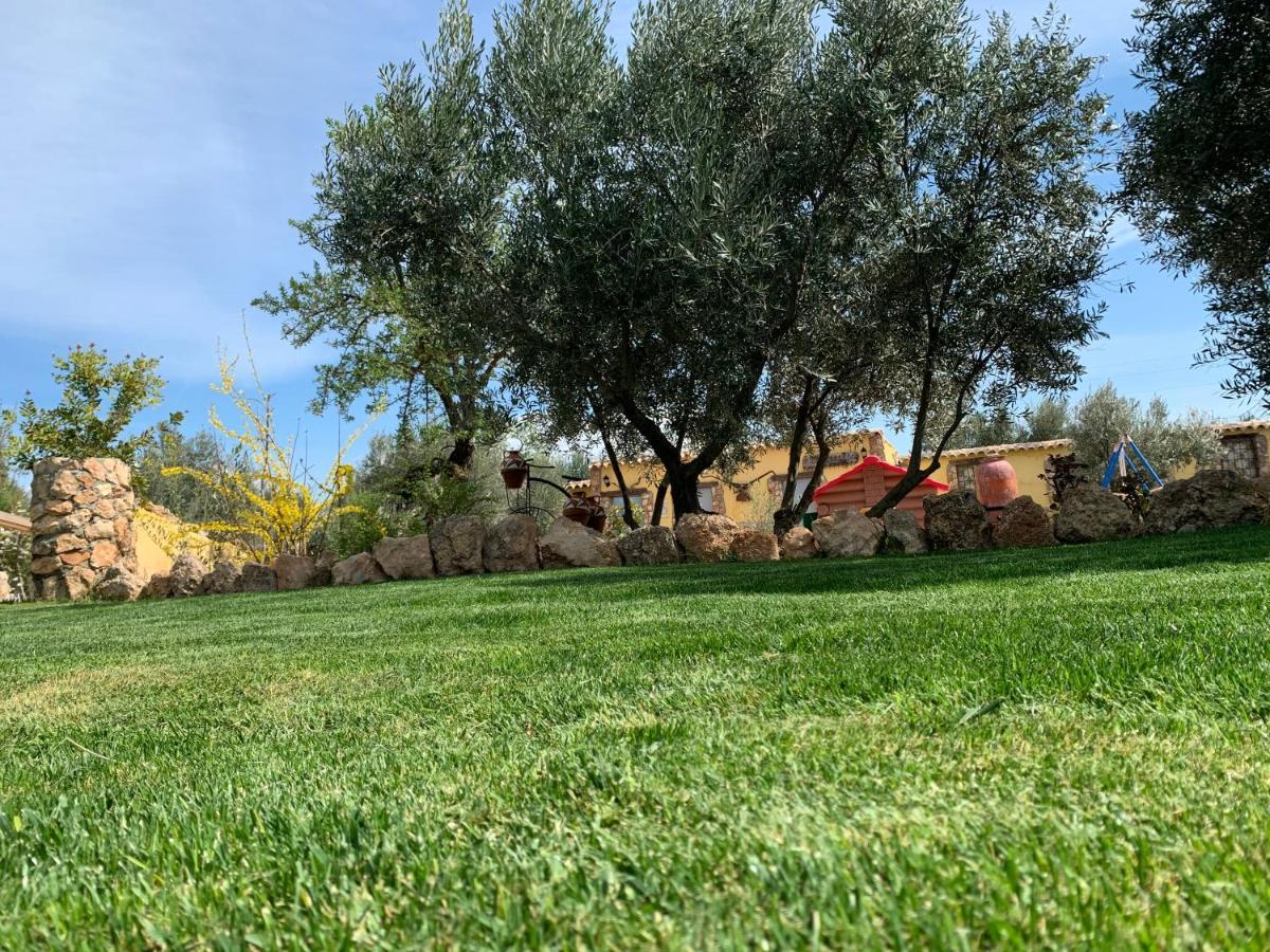 Cortijo Bustamante Pension Baza Buitenkant foto