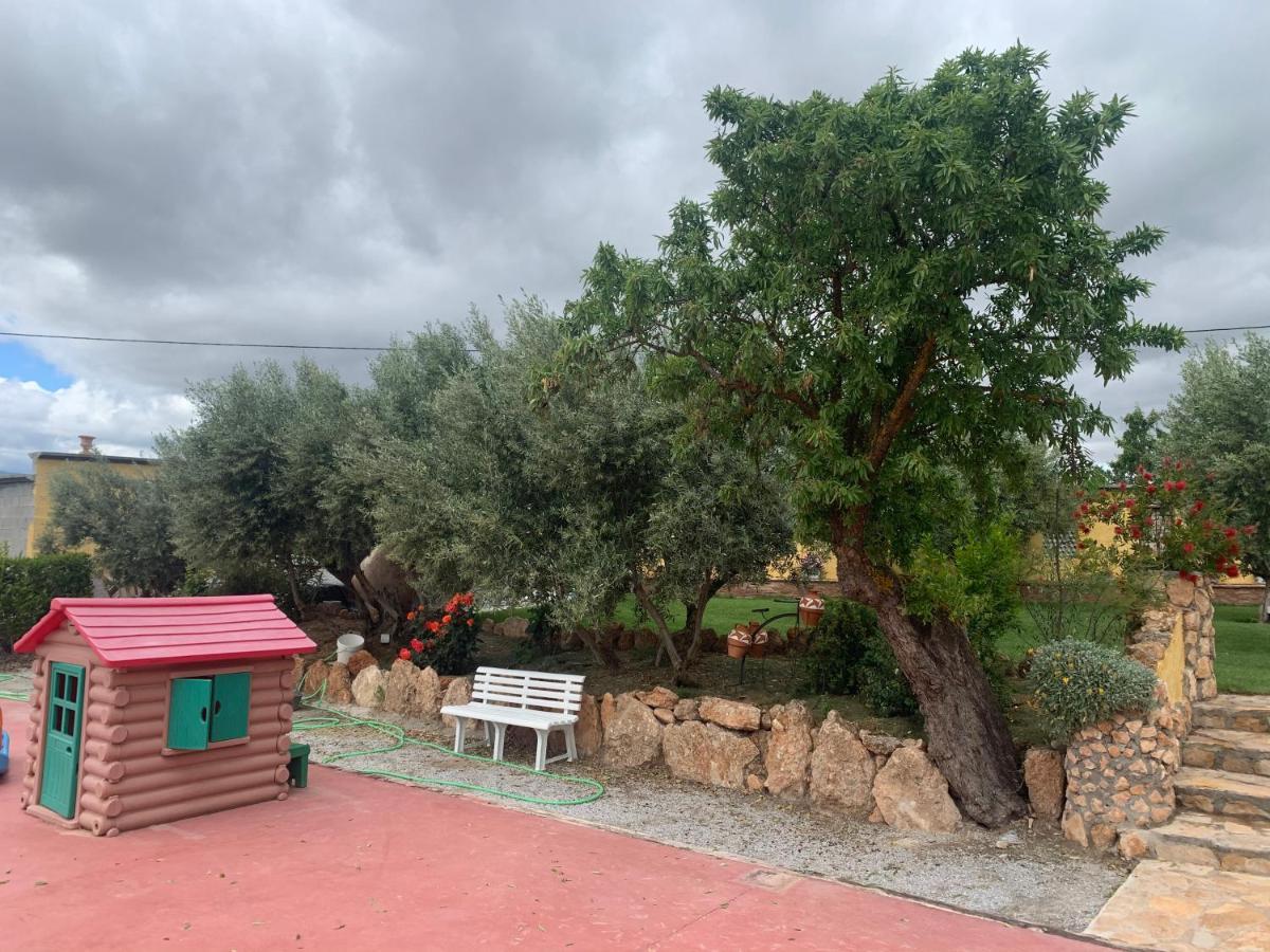 Cortijo Bustamante Pension Baza Buitenkant foto