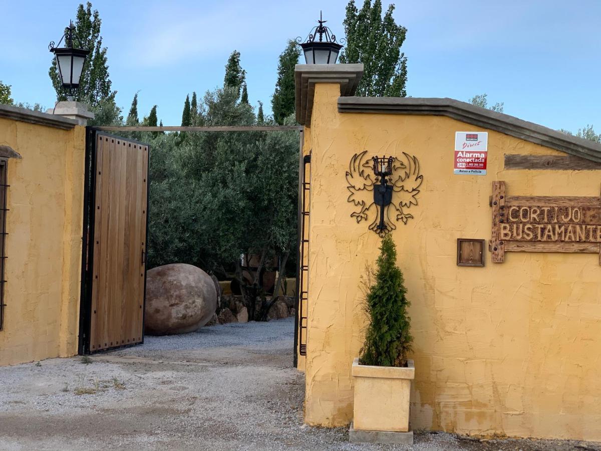 Cortijo Bustamante Pension Baza Buitenkant foto