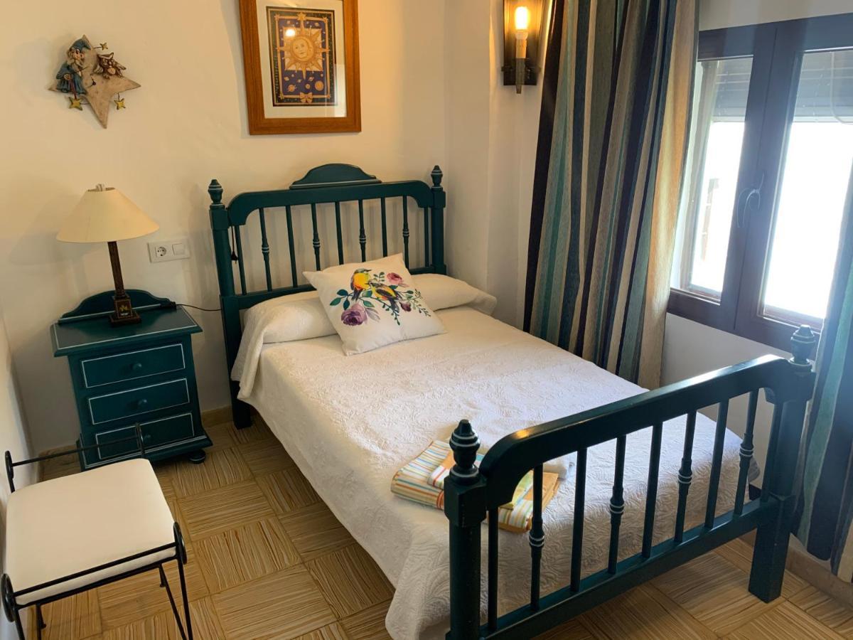 Cortijo Bustamante Pension Baza Buitenkant foto