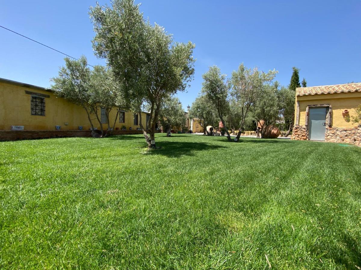 Cortijo Bustamante Pension Baza Buitenkant foto