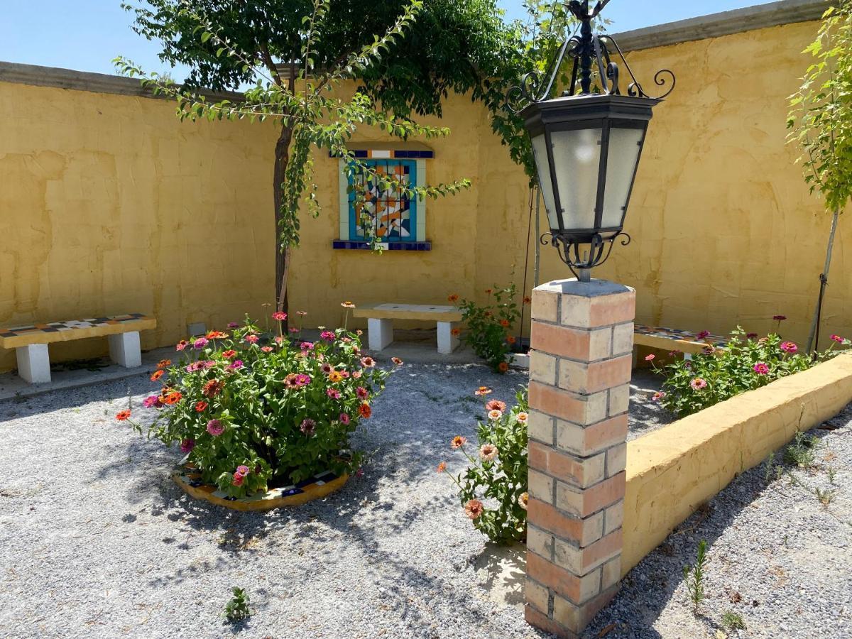 Cortijo Bustamante Pension Baza Buitenkant foto